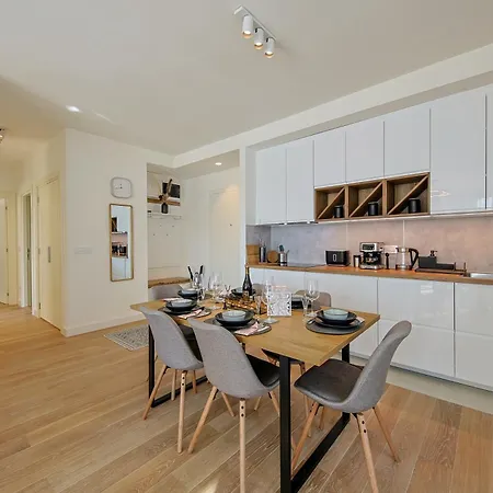 Eternal Lux Waterfront *