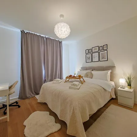 דירה Eternal Lux Waterfront בלגרד