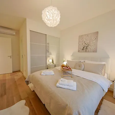 דירה Eternal Lux Waterfront