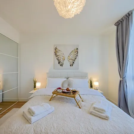Eternal Lux Waterfront Apartment Belgrade